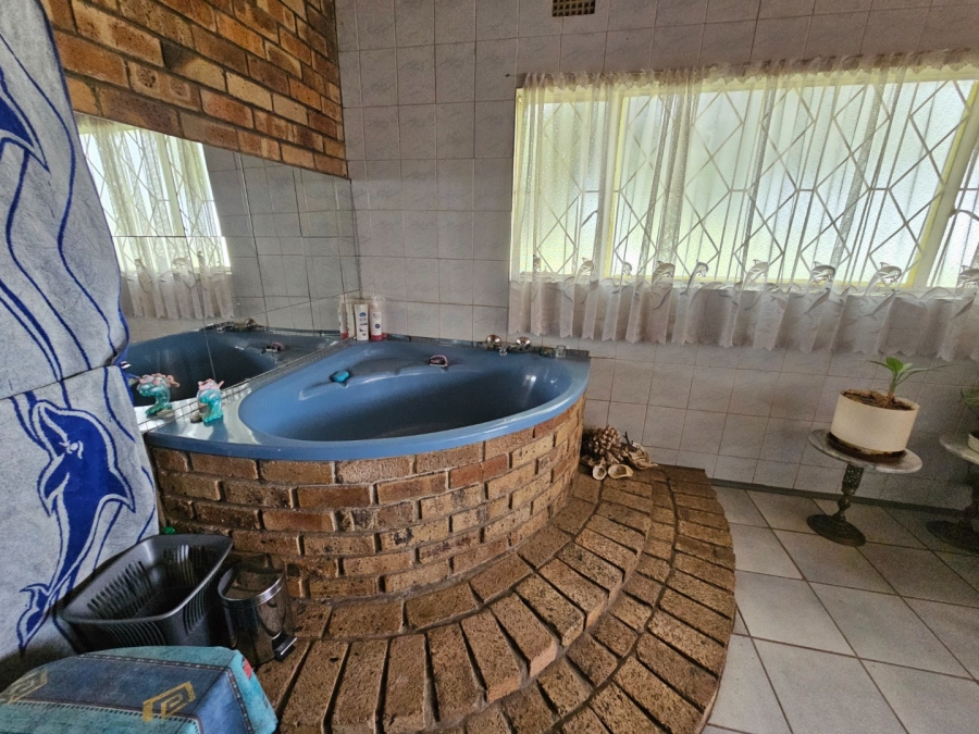 8 Bedroom Property for Sale in Potchefstroom Rural North West